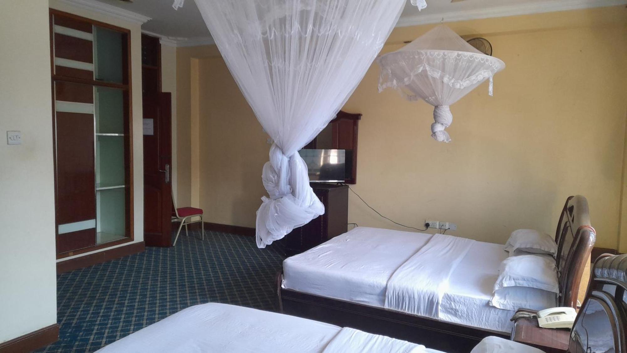 New Jbk Hotel Kampala Exterior foto