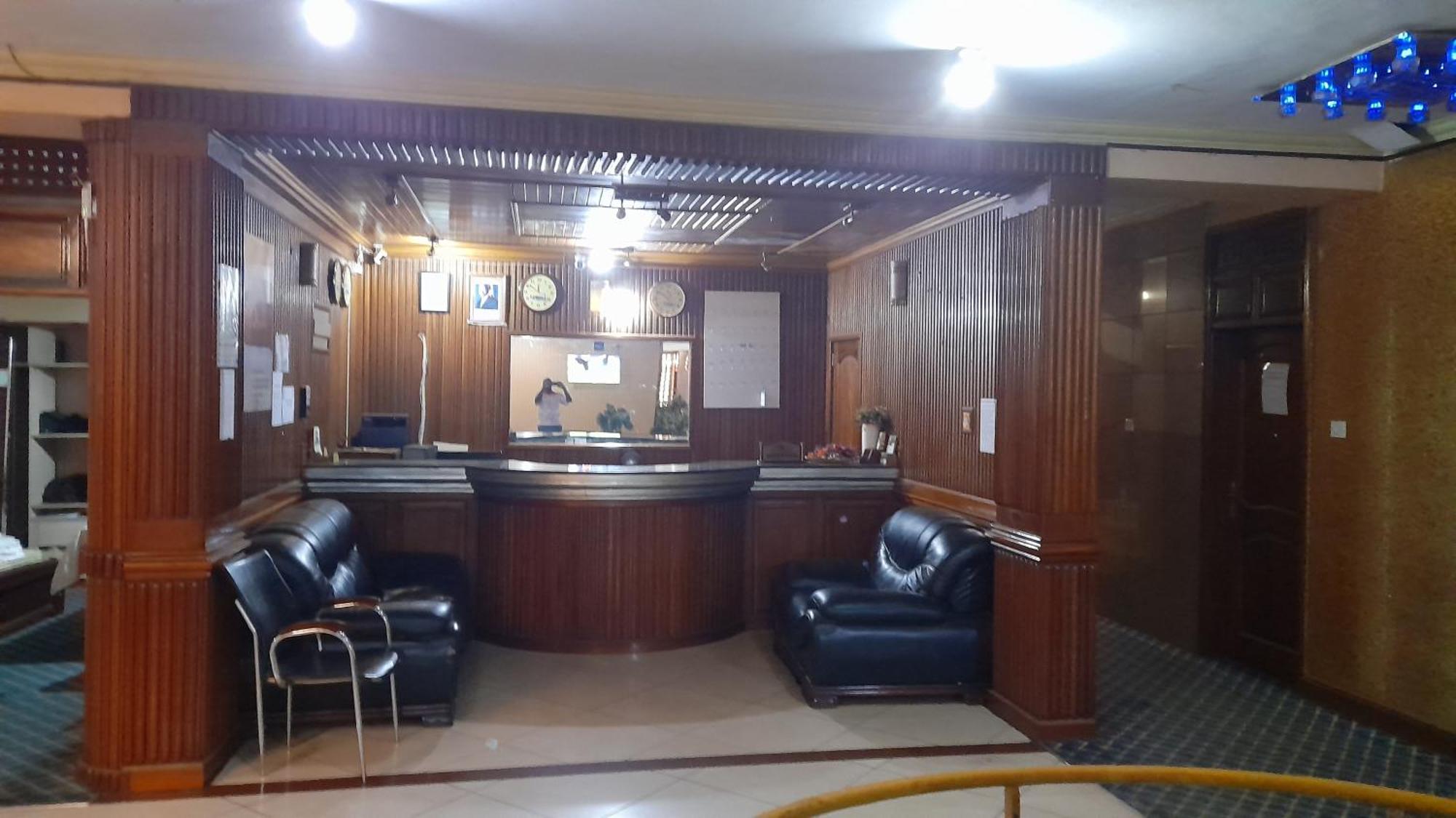 New Jbk Hotel Kampala Exterior foto