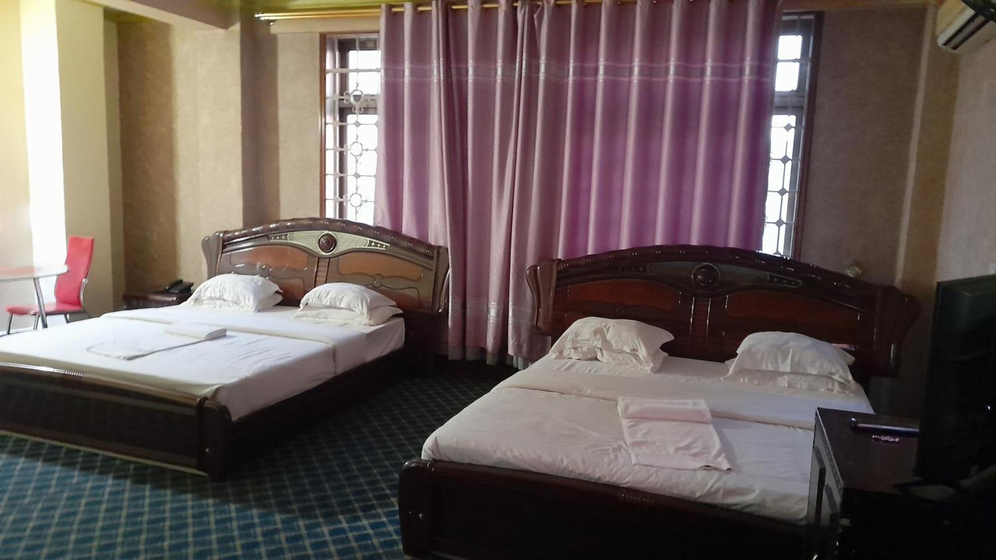 New Jbk Hotel Kampala Exterior foto