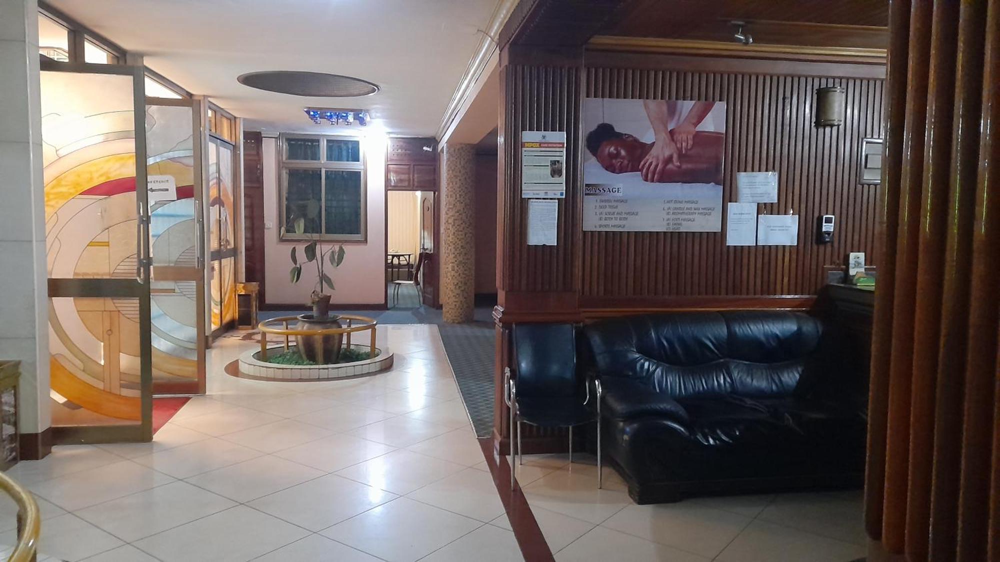 New Jbk Hotel Kampala Exterior foto