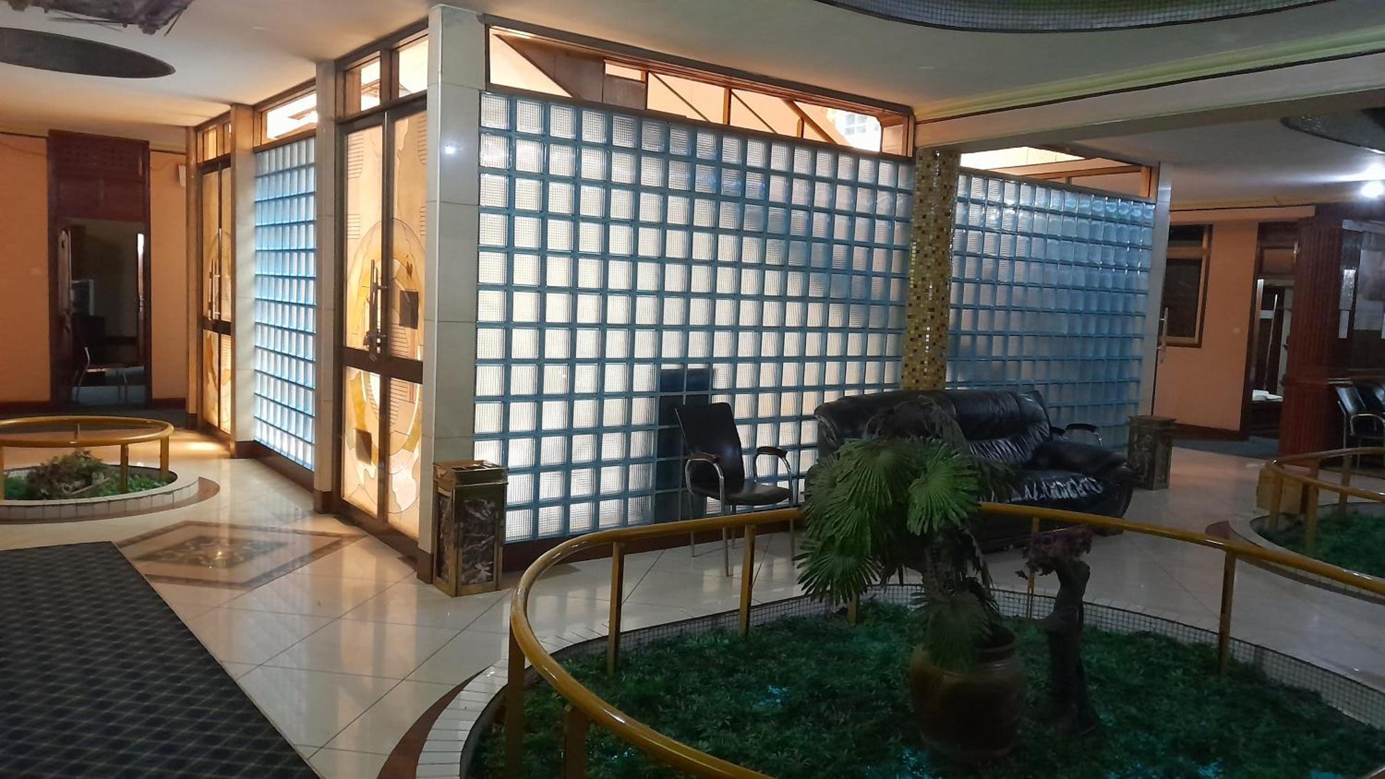 New Jbk Hotel Kampala Exterior foto