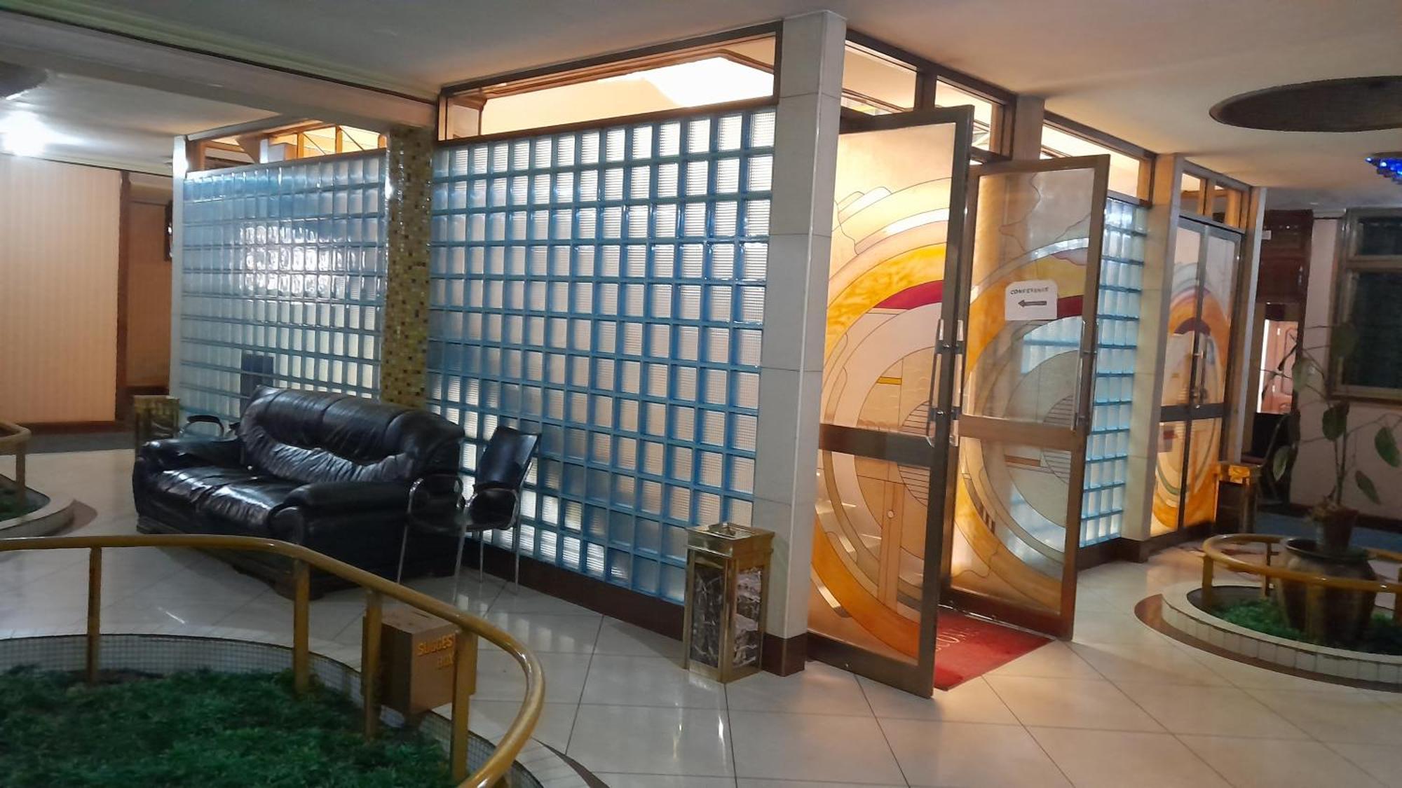 New Jbk Hotel Kampala Exterior foto